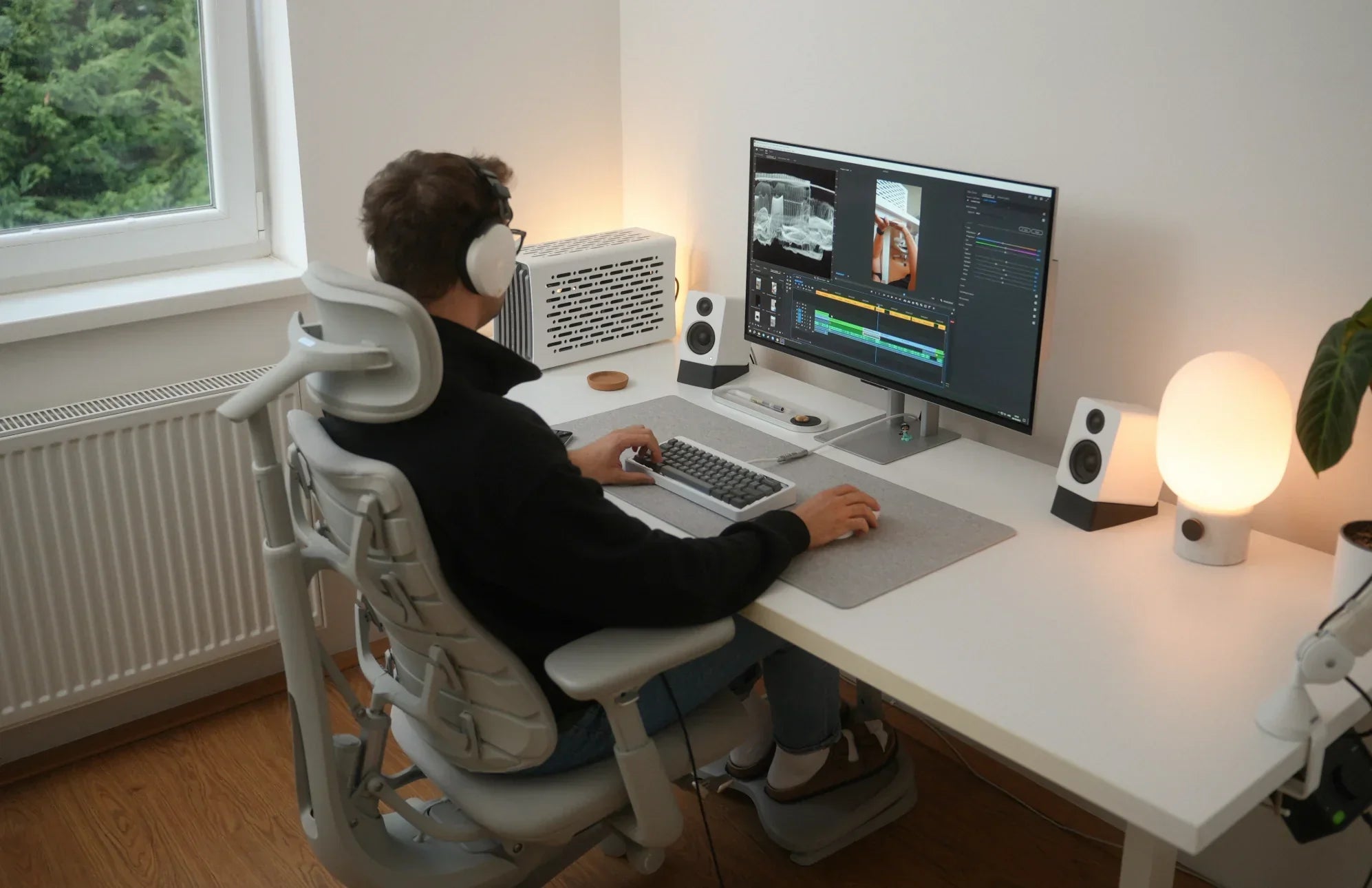 Escritorio elevable vs. silla ergonómica: ¿qué necesita primero tu espalda?